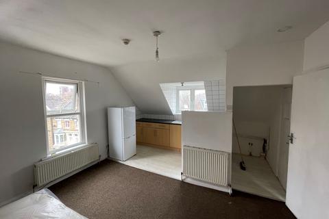 Studio to rent, St. Mark's Rise, London E8