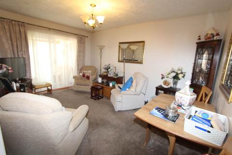 2 bedroom semi-detached bungalow for sale, Cedar Park Close, Thundersley