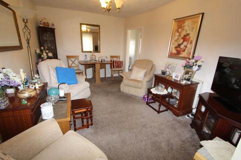 2 bedroom semi-detached bungalow for sale, Cedar Park Close, Thundersley