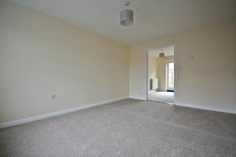 2 bedroom house to rent, Roby Drive, Bracknell, RG12