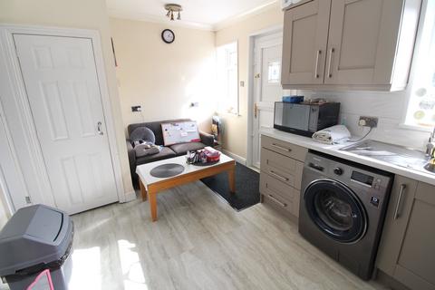 2 bedroom end of terrace house for sale, Calver Road, Keighley, BD21