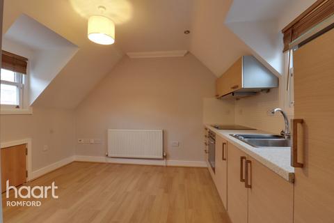 Studio to rent, William Hunter Way, BRENTWOOD