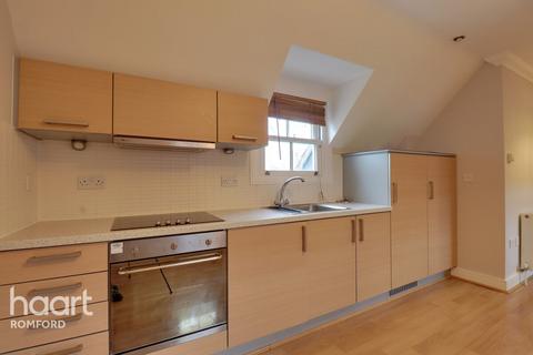 Studio to rent, William Hunter Way, BRENTWOOD