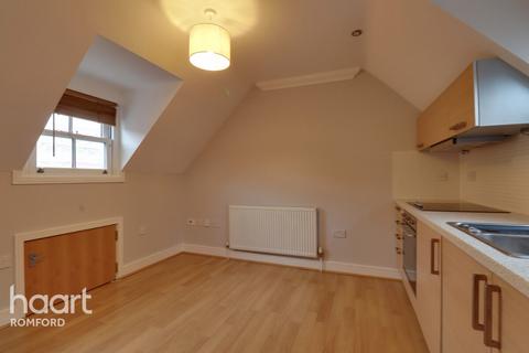 Studio to rent, William Hunter Way, BRENTWOOD