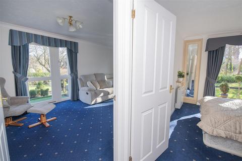 2 bedroom apartment for sale, Barrow Lane, Hessle