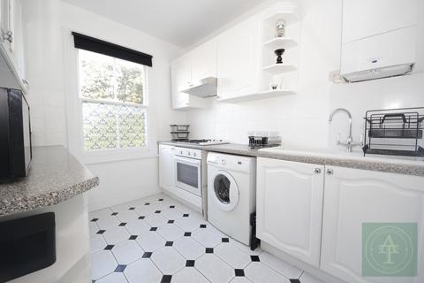 2 bedroom flat for sale, Belsize Avenue, N13