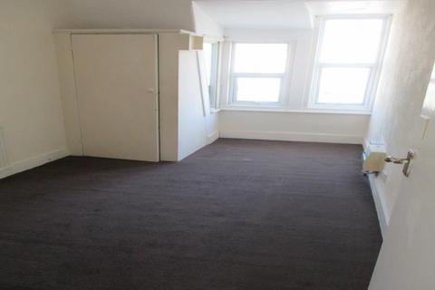 2 bedroom flat to rent, Agate Road, Clacton-on-Sea, Essex, CO15 1RA