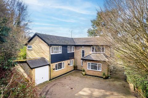 4 bedroom detached house for sale, Tupwood Lane, Caterham, CR3