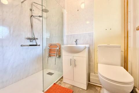 10 Chilwell Close, Barnsley, S71 3NZ