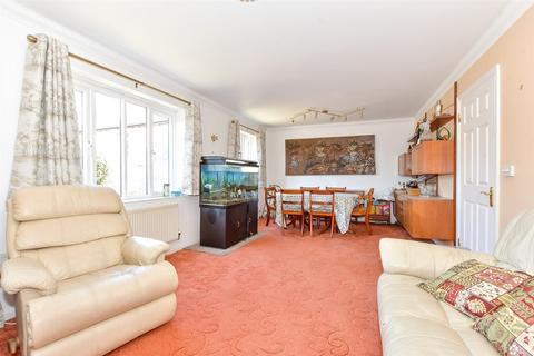 3 bedroom end of terrace house for sale, The Darlingtons, Rustington BN16
