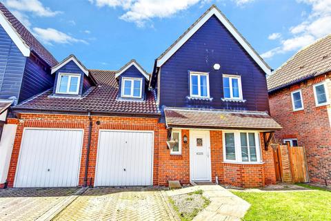 3 bedroom end of terrace house for sale, The Darlingtons, Rustington BN16