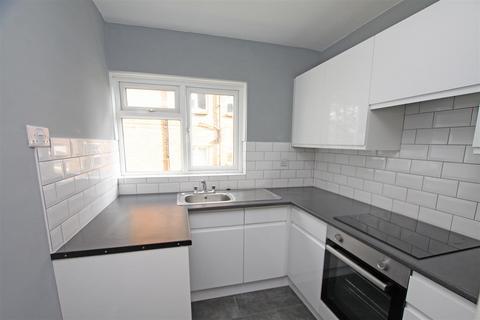 2 bedroom flat for sale, Redhill Drive, Bournemouth