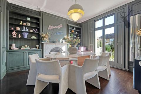 4 bedroom semi-detached house for sale, Palmerston Road, Buckhurst Hill IG9