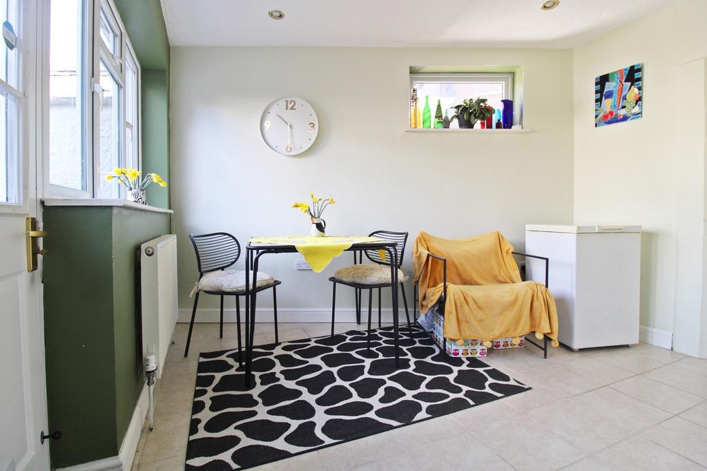 Breakfast Room