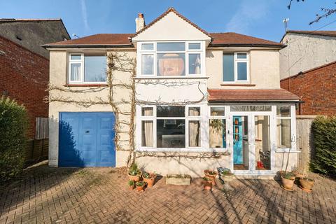14 Avenue Road, Caterham, CR3 5TR