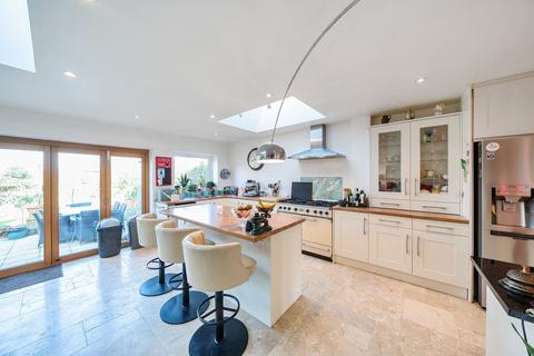 14 Avenue Road, Caterham, CR3 5TR