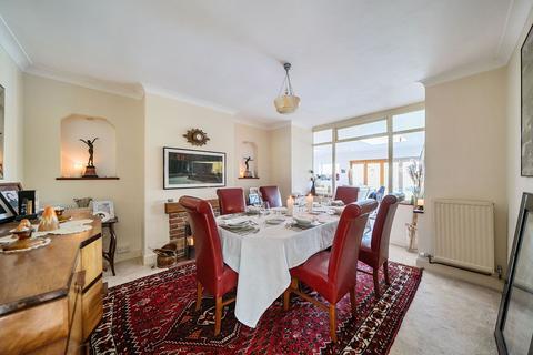 14 Avenue Road, Caterham, CR3 5TR