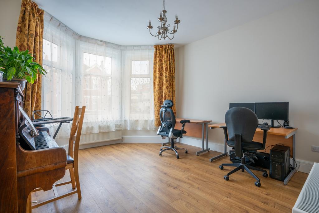 Gf Bedroom/Study
