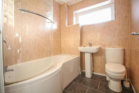 3 bedroom semi-detached house to rent, Launceston Close, Kingston Park