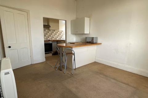 2 bedroom ground floor flat for sale, Mitchell Avenue, Ventnor, Isle of Wight