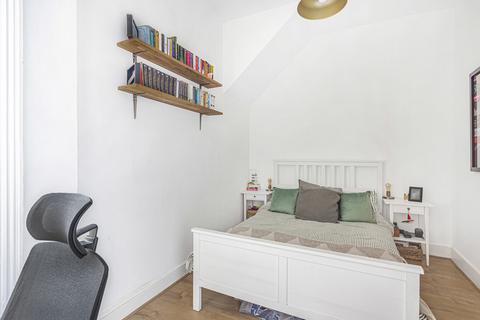 54b Broad Street, Teddington, TW11 8QY