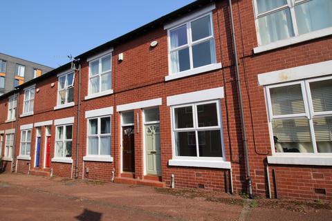 2 bedroom terraced house to rent, Evans Street, Salford, Lancashire, M3