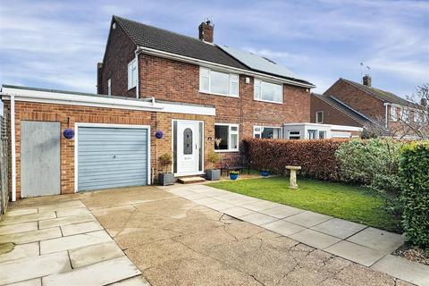 3 bedroom semi-detached house for sale, Clumber Drive, Radcliffe-On-Trent, Nottingham