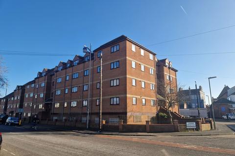 2 bedroom flat for sale, Wises Court, Mumby Road, Gosport PO12 1DD