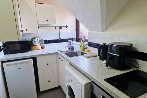 2 bedroom flat for sale, Wises Court, Mumby Road, Gosport PO12 1DD