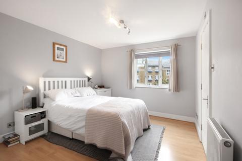 2 bedroom flat for sale, Victory Place Narrow Street E14