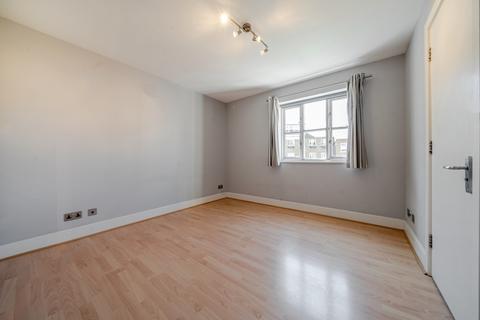 2 bedroom flat for sale, Victory Place Narrow Street E14