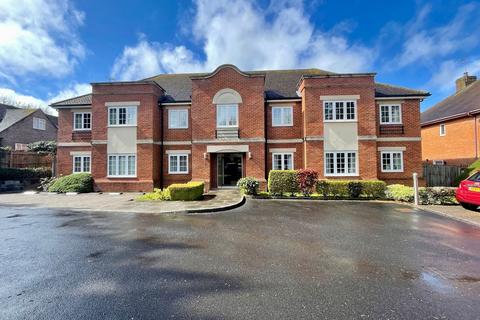 2 bedroom apartment to rent, Andover Road, Newbury RG14