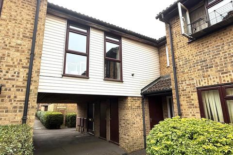 1 bedroom maisonette to rent, Northcote Road, Aldershot GU12