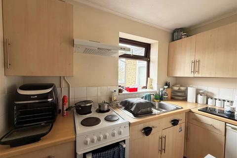 1 bedroom maisonette to rent, Northcote Road, Aldershot GU12