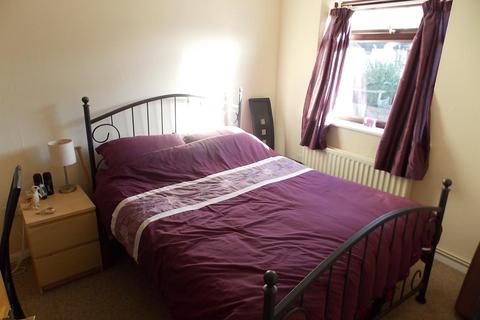 1 bedroom maisonette to rent, Northcote Road, Aldershot GU12