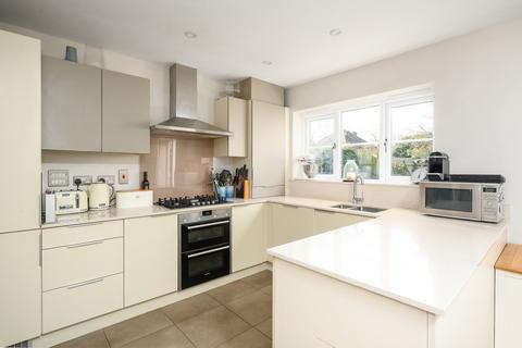 4 bedroom townhouse for sale, Scholars Place, Walton-on-Thames, KT12