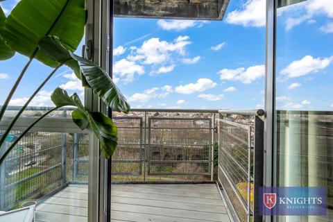 2 bedroom flat for sale, Methven Court, The Broadway, London, N9