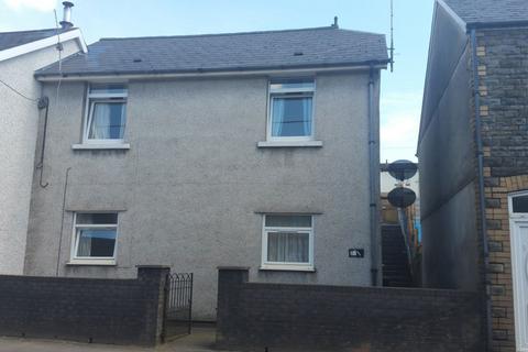 2 bedroom flat to rent, Bridgend Road, Llanharan Pontyclun