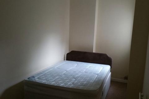 2 bedroom flat to rent, Bridgend Road, Llanharan Pontyclun