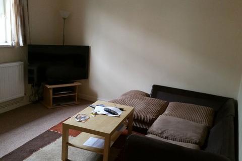 2 bedroom flat to rent, Bridgend Road, Llanharan Pontyclun