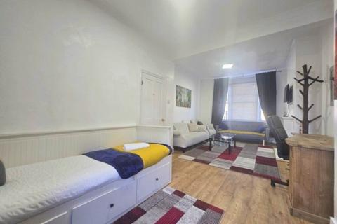 3 bedroom end of terrace house for sale, Malvern Road, Leytonstone, E11