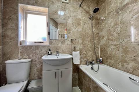 3 bedroom end of terrace house for sale, Malvern Road, Leytonstone, E11