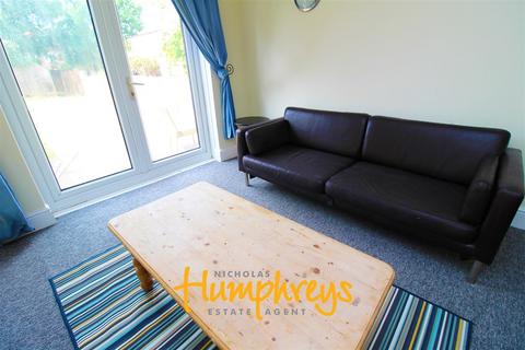 6 bedroom terraced house to rent, Stafford Road, Southampton