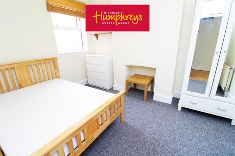 6 bedroom terraced house to rent, Stafford Road, Southampton