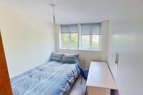5 bedroom flat to rent, Flat 3, 138 North Sherwood Street, Nottingham, NG1 4EF