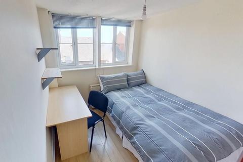 5 bedroom flat to rent, Flat 3, 138 North Sherwood Street, Nottingham, NG1 4EF