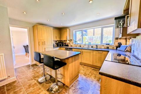 4 bedroom detached house for sale, Frosty Hollow, East Hunsbury, Northampton, NN4 0SY