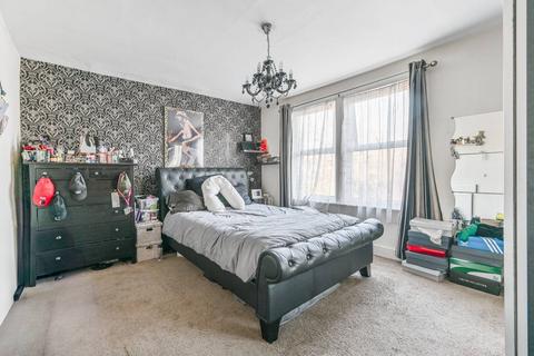 2 bedroom flat for sale, Farnley Road, SE25, South Norwood, London, SE25