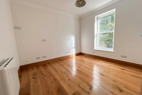Flat 3, Marina View Fore Street, Kingswear, Dartmouth, TQ6 0AD