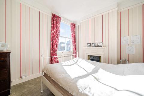 24a Highlands Avenue, London, W3 6EU